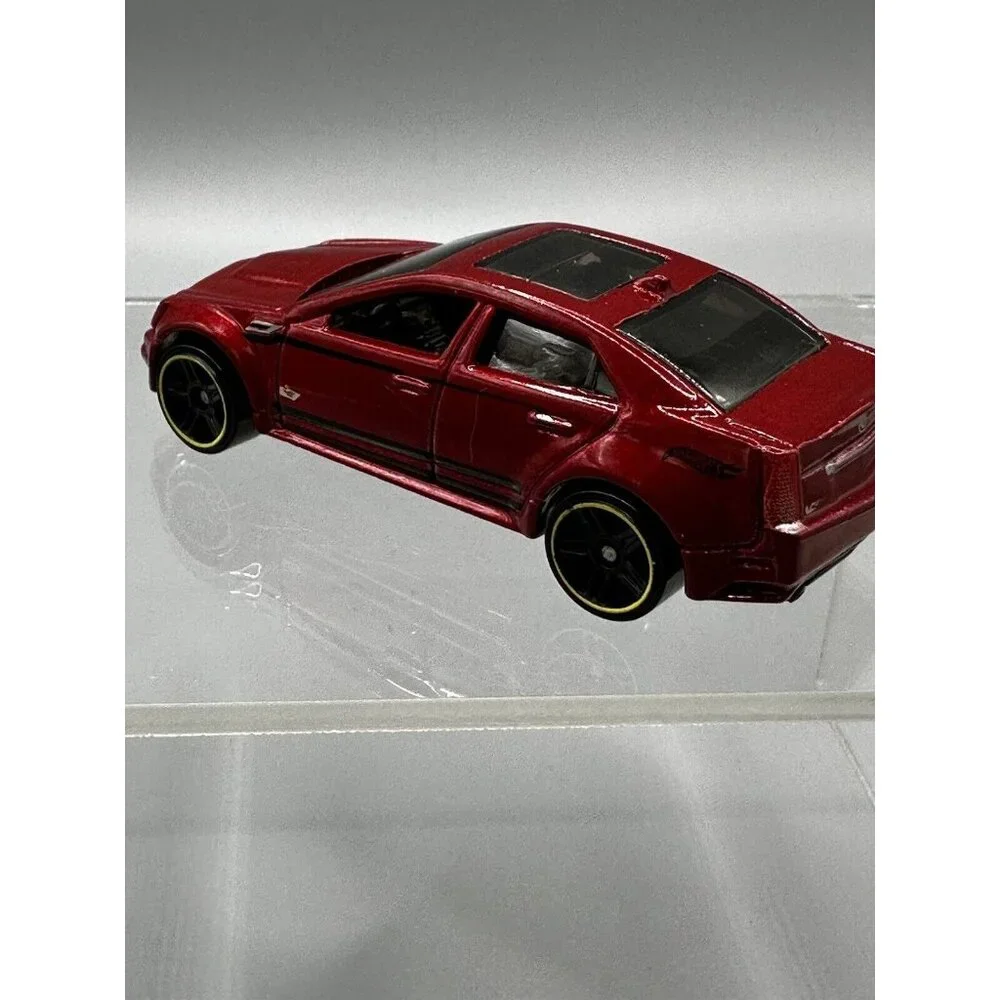 2010 HOT WHEELS '09 CADILLAC CTS-V RED 1:64 DIECAST 2 3/4